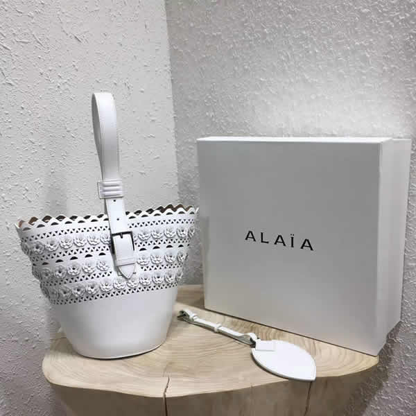 Wholesale New Alaia White Tote Bucket Bag Outlet
