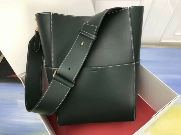 Replica Celine Seau Sangle Glossy Leather Green Shoulder Bags 180543