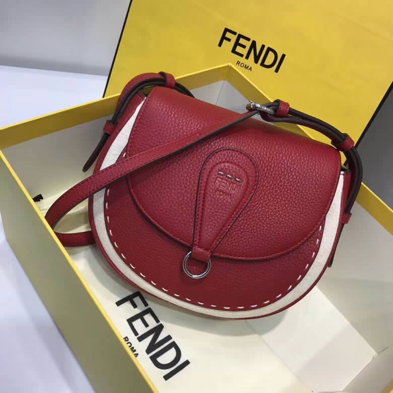 2019 Discount Fendi Red Flip One Shoulder Saddle Bag 655