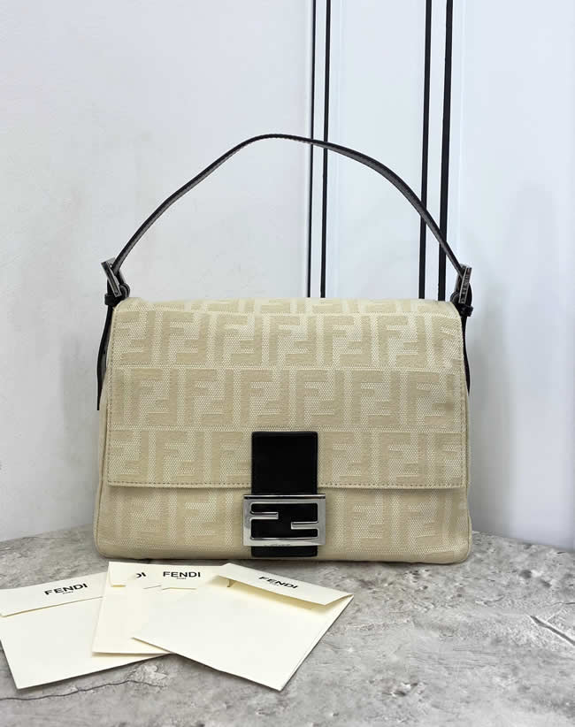 Replica New Hot Sale Fendi Retro Fashion White Shoulder Bag 0121A